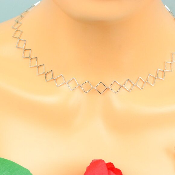 Delicate & Contemporary Necklace Chain, A Lovely Choice for Women, EVCH1702 - Picture 6 of 10